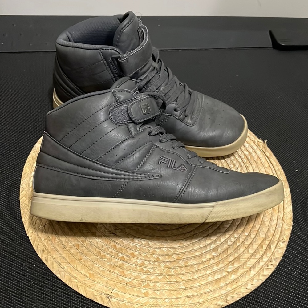 Fila Men High Top Sneakers Size 10